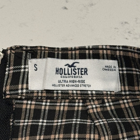 Hollister Plaid Button-Detail Skirt - Picture 3 of 3